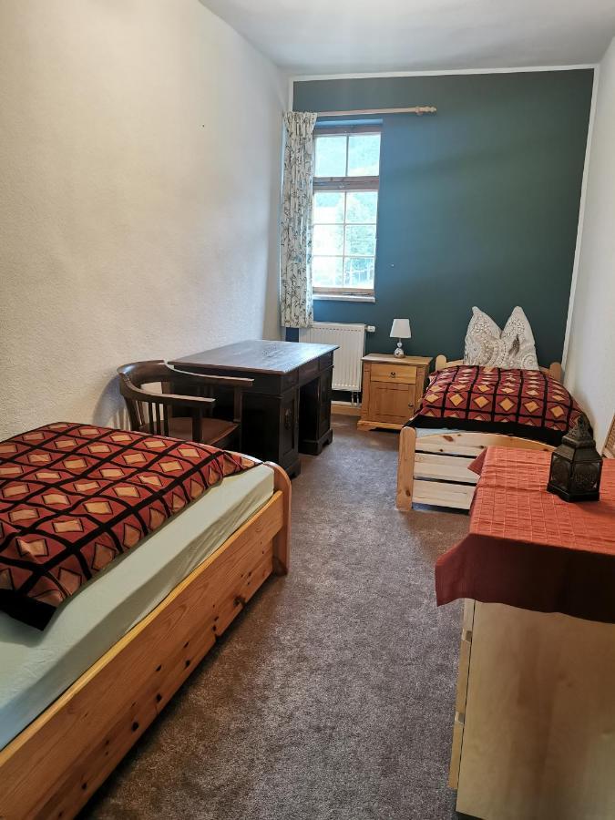 Ruhige Ferienwohnung Im Gutshaus Niederorschel 외부 사진