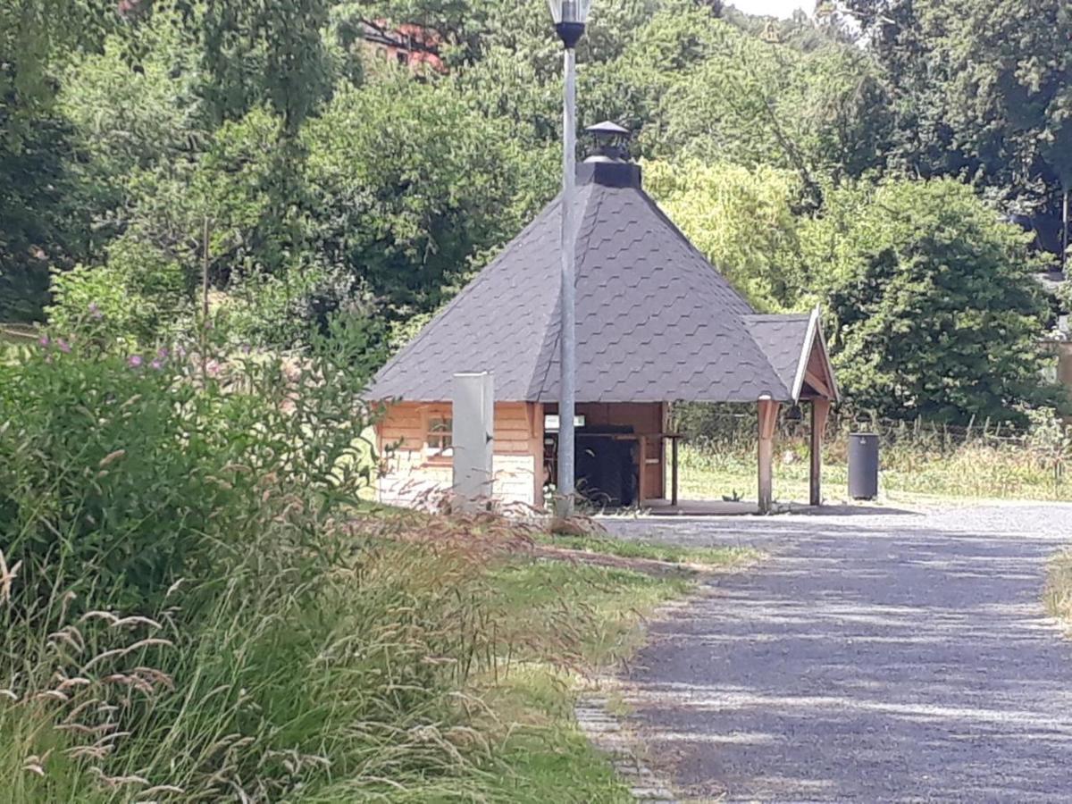 Ruhige Ferienwohnung Im Gutshaus Niederorschel 외부 사진